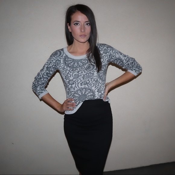 Cotton Emporium Print Cropped Sweater - Picture 5 of 10